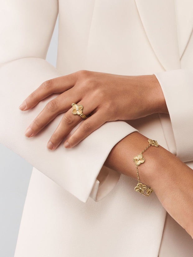 <h2>JEWELRY</h2>