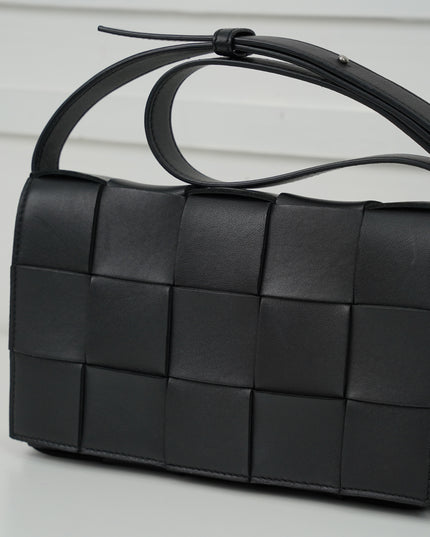 BLACK CASSETTE CROSSBODY BAG