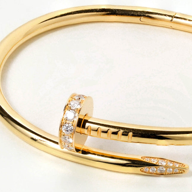 JUSTE UN CLOU BRACELET 18K YELLOWGOLD WITH 32 BRILLIANT CUT DIAMONDS (2023)