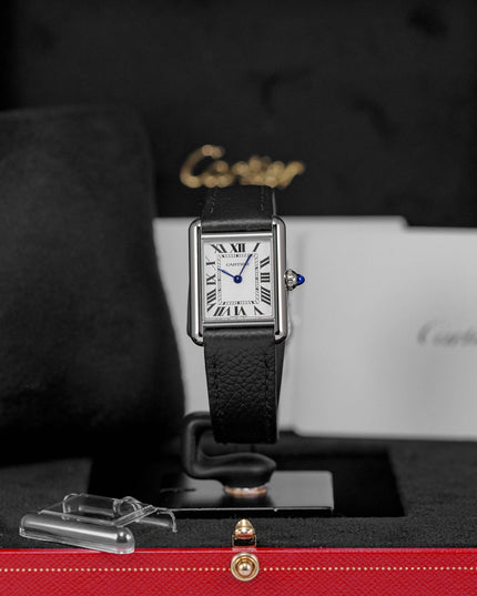 TANK MUST S SILVER DIAL LEATHER STRAP (2025)