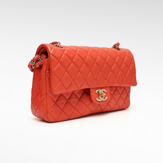 CLASSIC FLAP MEDIUM CORAL RED GOLD HARDWARE