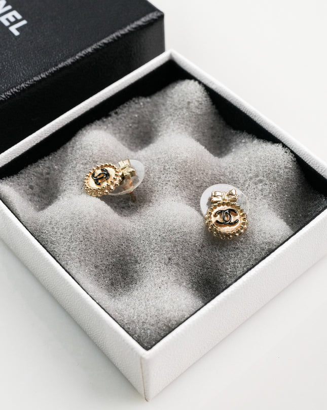 CC EARRINGS RIBBON GHW