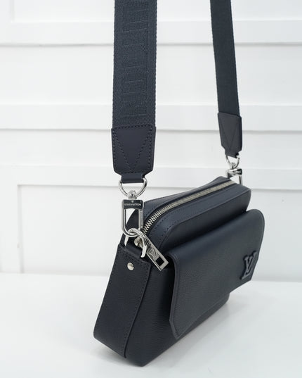 AEROGRAM FASTLINE MESSENGER BLACK