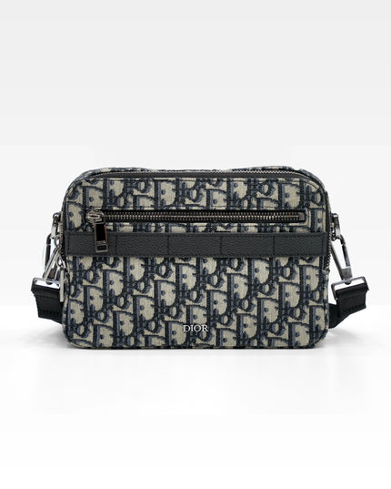 OBLIQUE SAFARI SHOULDER BAG NAVY BLUE