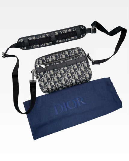 OBLIQUE SAFARI SHOULDER BAG NAVY BLUE