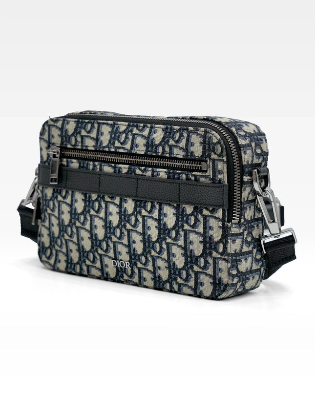 OBLIQUE SAFARI SHOULDER BAG NAVY BLUE