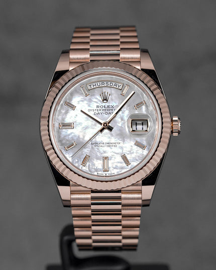 DAYDATE 40MM ROSEGOLD MOP DIAMOND BAGUETTE DIAL (2025)