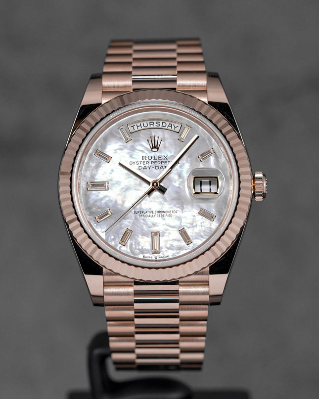 DAYDATE 40MM ROSEGOLD MOP DIAMOND BAGUETTE DIAL (2025)