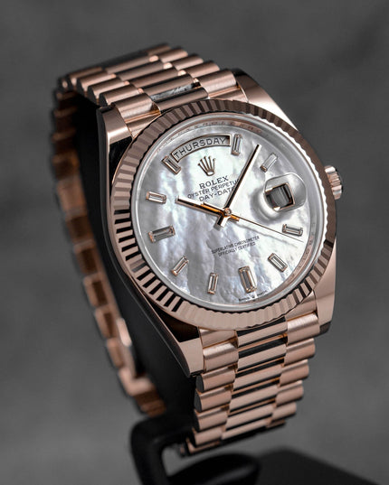 DAYDATE 40MM ROSEGOLD MOP DIAMOND BAGUETTE DIAL (2025)