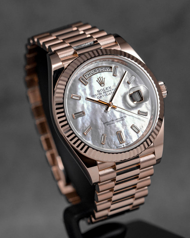 DAYDATE 40MM ROSEGOLD MOP DIAMOND BAGUETTE DIAL (2025)