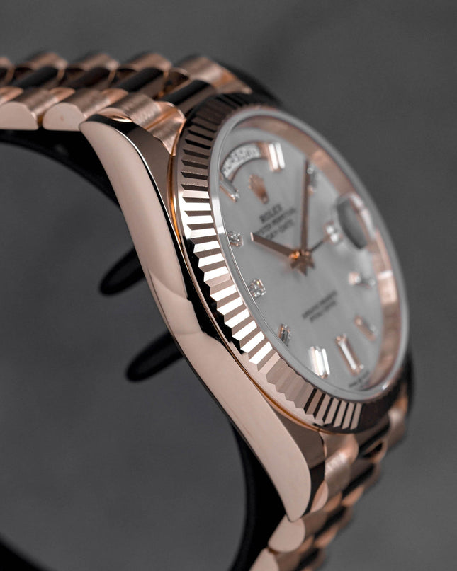 DAYDATE 40MM ROSEGOLD MOP DIAMOND BAGUETTE DIAL (2025)