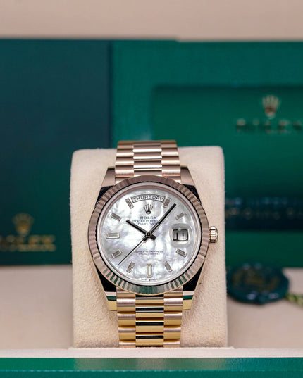 DAYDATE 40MM ROSEGOLD MOP DIAMOND BAGUETTE DIAL (2025)