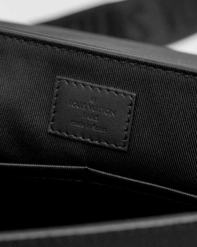 TAKE OFF MESSENGER BLACK