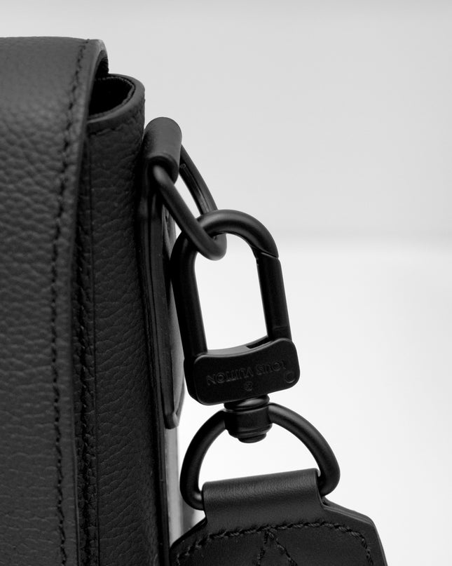 TAKE OFF MESSENGER BLACK