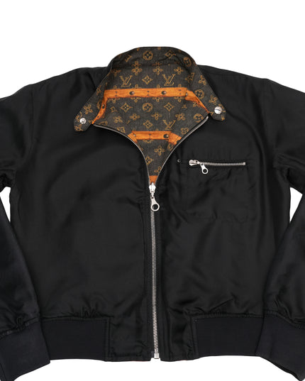 LV Turnk Zip-Up Monogram Reversible