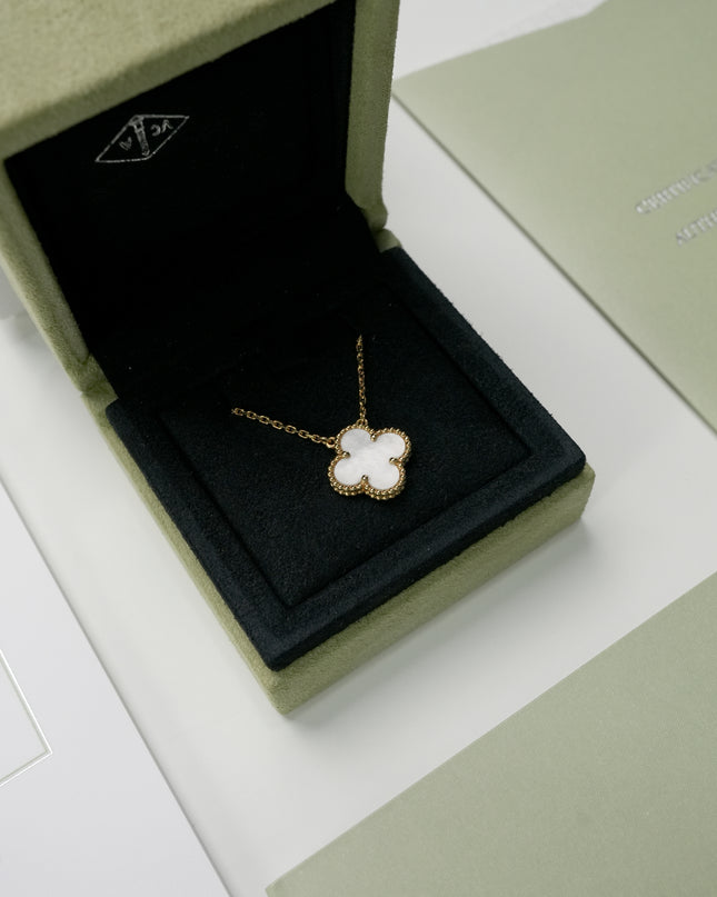 VINTAGE ALHAMBRA MOTHER OF PEARL NECKLACE (2019)