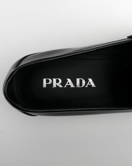 TRIANGLE LOGO LEATHER LOAFER BLACK
