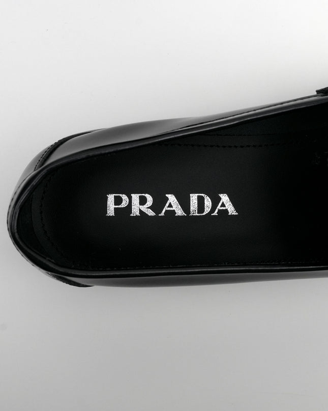 TRIANGLE LOGO LEATHER LOAFER BLACK