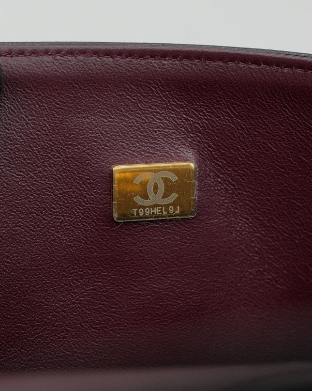 MEDIUM CLASSIC FLAP BLACK CAVIAR GOLDHARDWARE