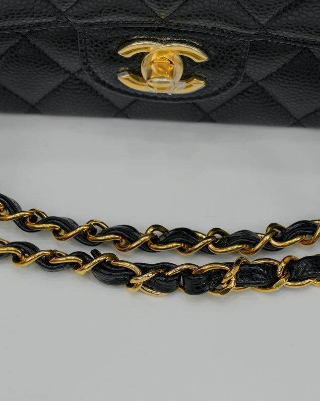 MEDIUM CLASSIC FLAP BLACK CAVIAR GOLDHARDWARE