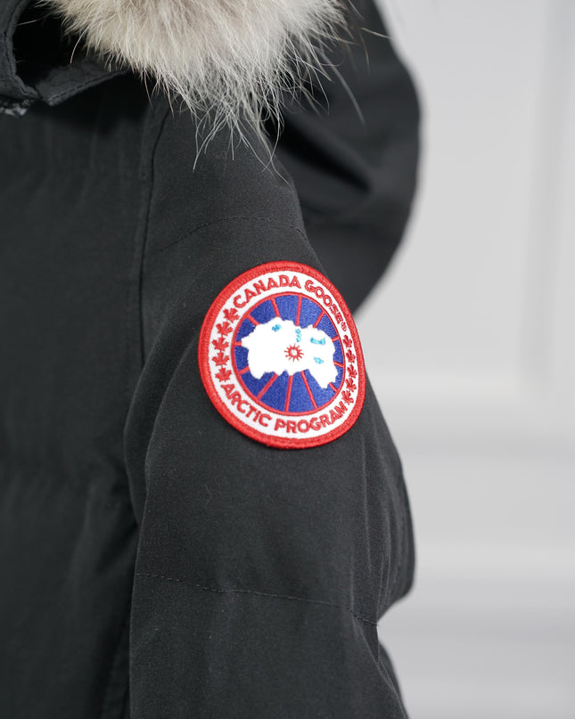 CANADA GOOSE MACKENZIE DOWN JACKET BLACK SIZE S/P