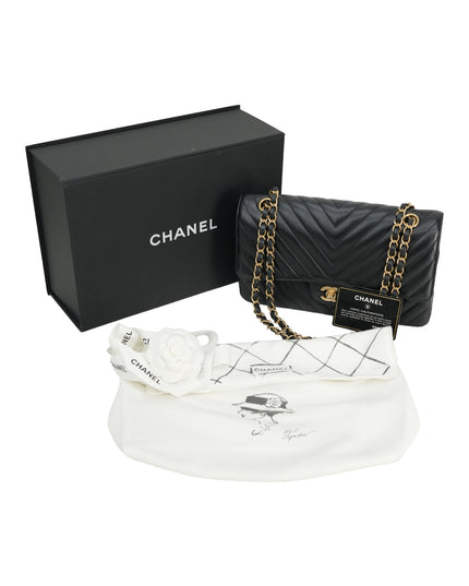 CLASSIC DOUBLE FLAP MEDIUM CHEVRON LAMBSKIN (MATTE) GHW BLACK