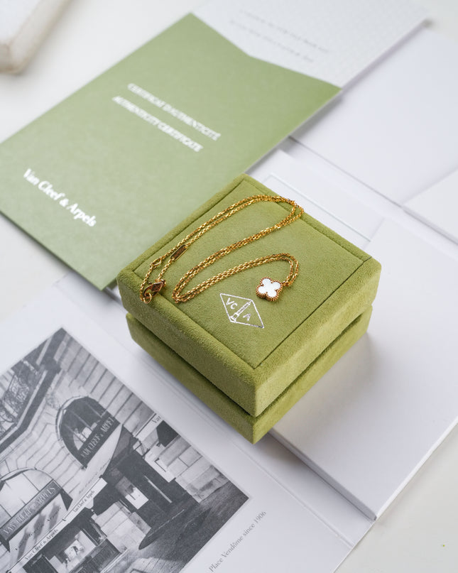 SWEET ALHAMBRA NECKLACE 18K GOLD MOTHER OF PEARL
